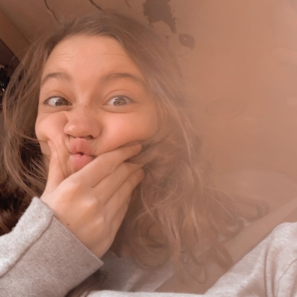 Meet your Posher, Danielle